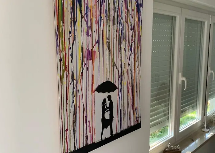 Sheltered Oasis In Οπατία